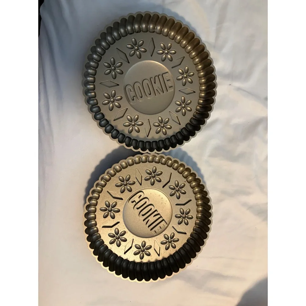 Chicago Metallic Cookie Tart Pans Giant Sandwich Cookie Molds Gold 9 Inch Set/ 2